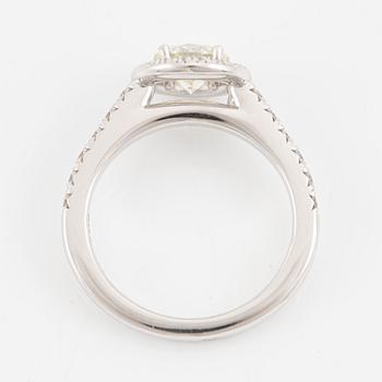 Ring, 18K vitguld med briljantslipad diamant, medföljande GIA report.
