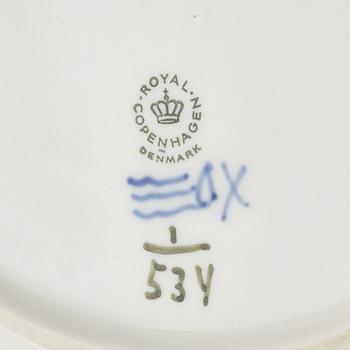 Matservis, 34 delar, porslin, "Musselmalet Halvblonde", Royal Copenhagen, Danmark.