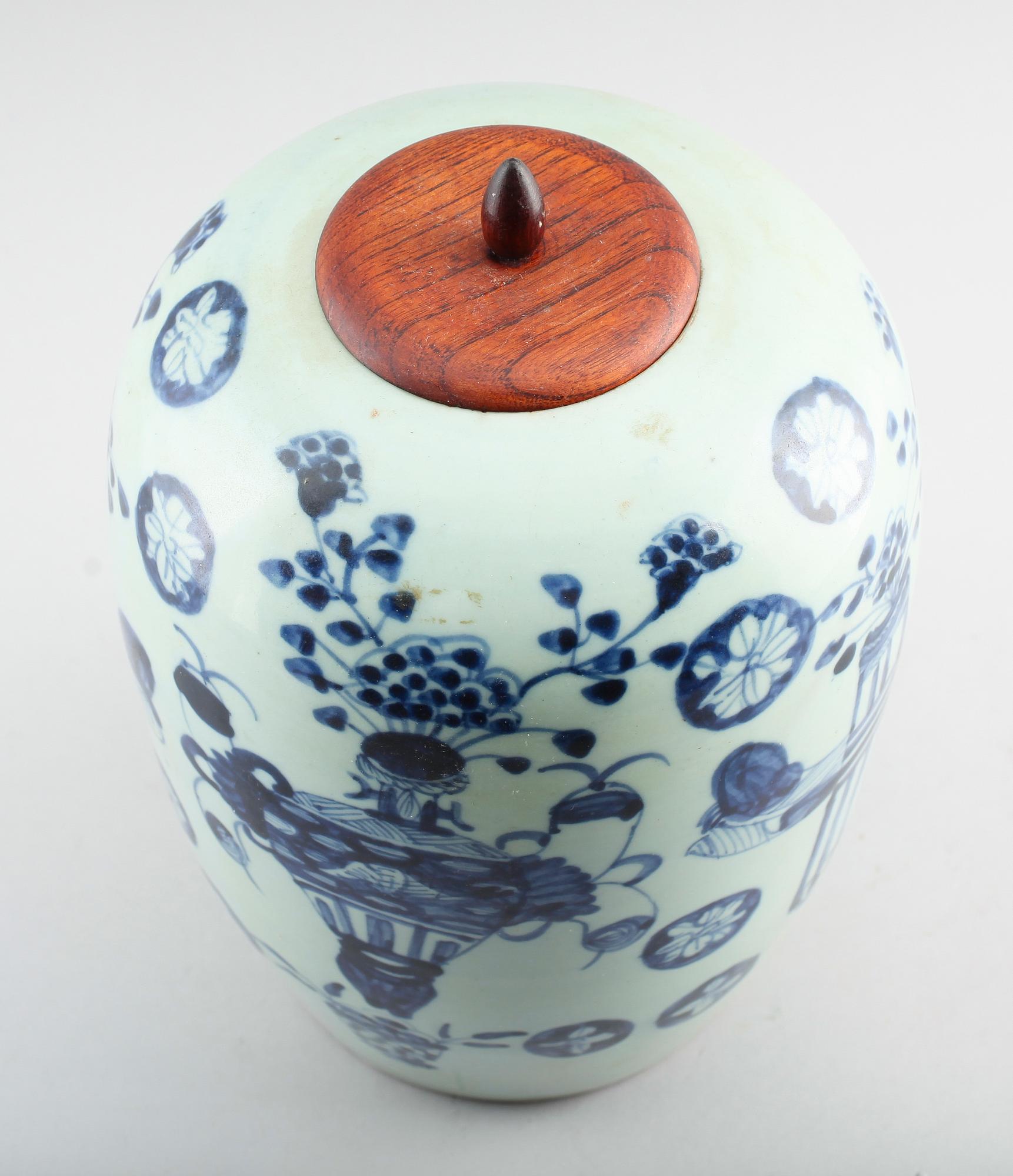 URNA, porslin, Kina, 1800-tal.