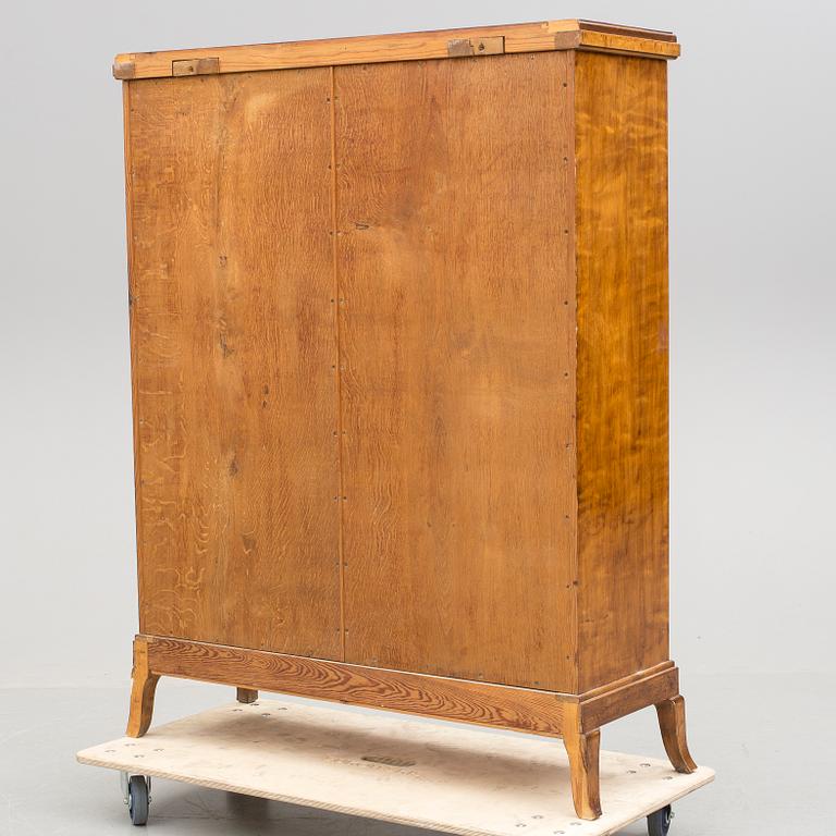 VITRINSKÅP, 1920-/30-tal.