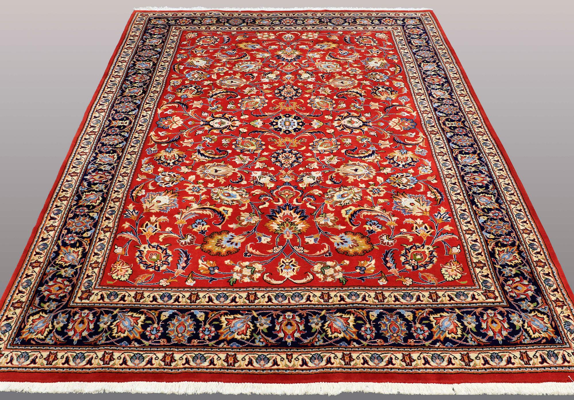 A carpet, Sarouk, ca 295 x 190 cm.