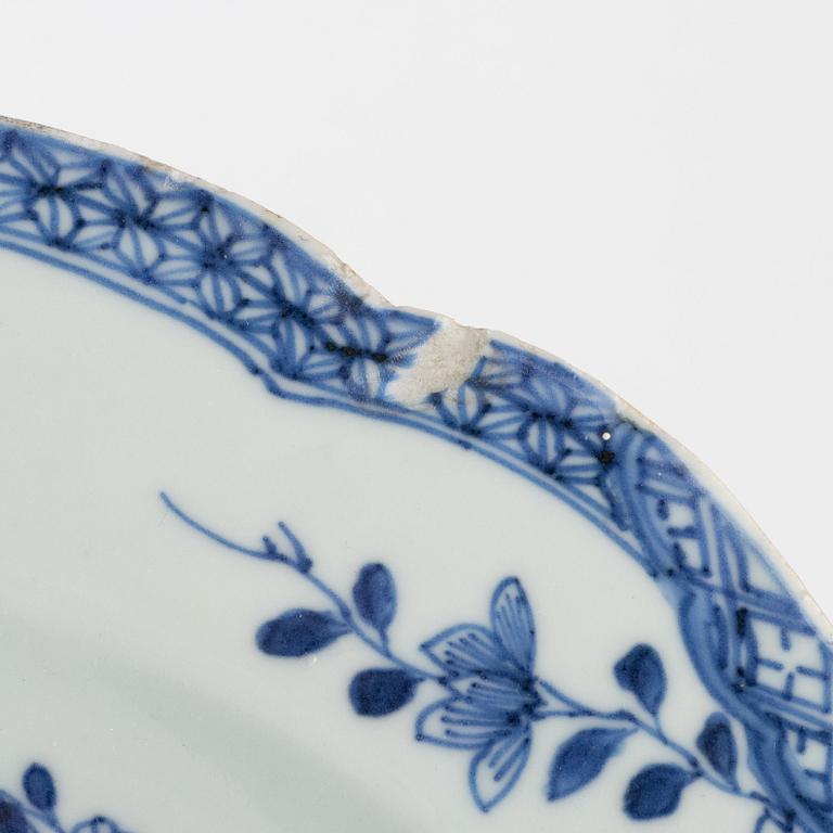 A pair of blue and white dishes, Qing dynasty, Qianlong (1736-95).