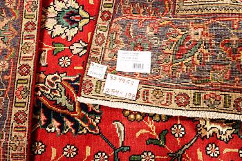 Carpet, Tabriz, approx 254 x 198 cm.