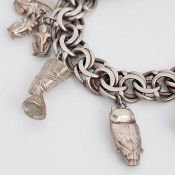 BERLOCKARMBAND, silver, 1900-talets andra hälft.