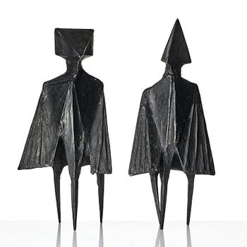 Lynn Chadwick, "Pair of standing figures".