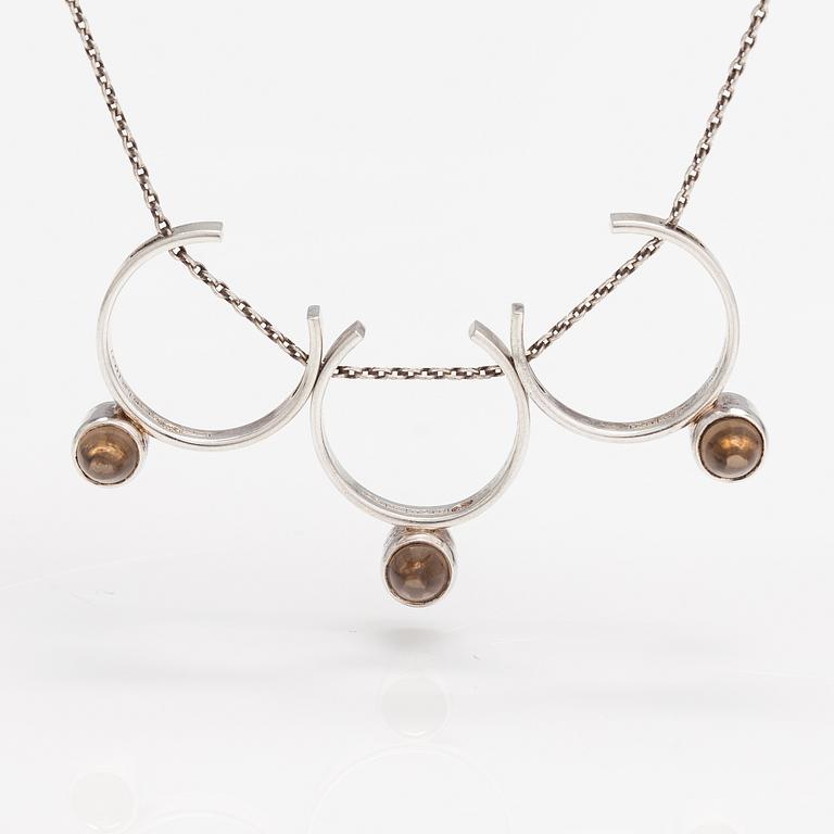 Elis Kauppi, A silver necklace with smoaky quartzes. Kupittaan kulta, Turku 1961.