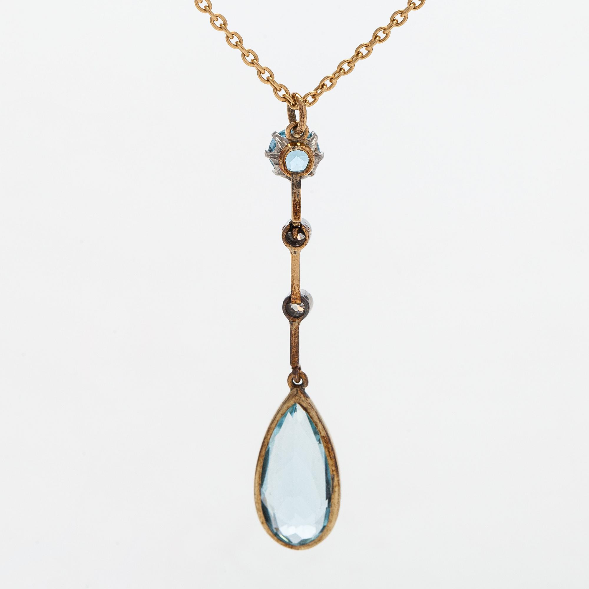 Halssmycke, droppslipad akvamarin,  gammalslipade diamanter, 14K guld.