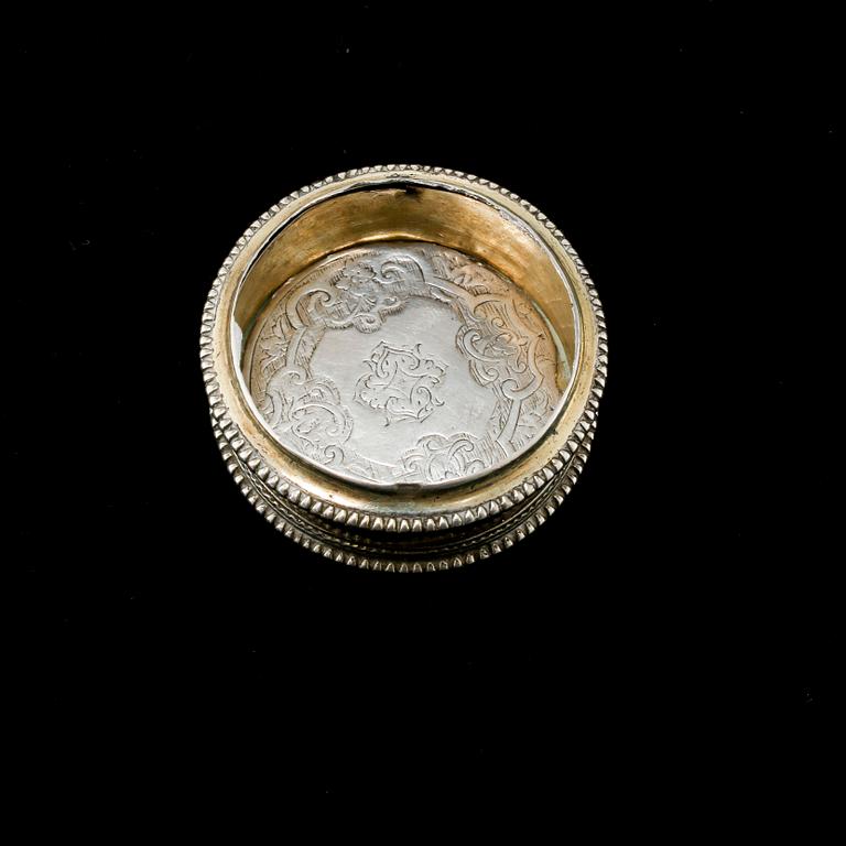 A Swedish 18th century parcel-gilt silver snuff-box, mark of G E Wendt, Gothenburg (1729-1735 (-53)).