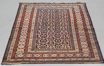 Matta, antik/semiantik Shirvan sannolikt, ca 178-180 x 125-129,5 cm (kortsidorna inklusive 2-2,5 cm "slätväv"),