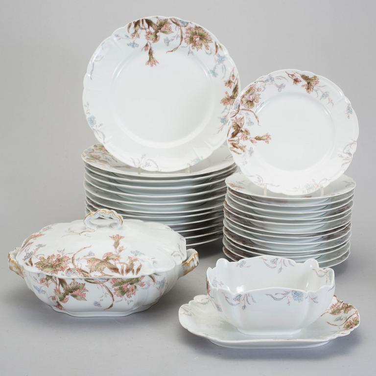 MATSERVIS, ca 80 delar, Limoges, Frankrike, 1900-tal.
