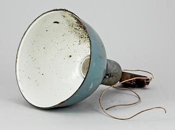 INDUSTRILAMPA, blå emalj, 1900-talets första hälft.