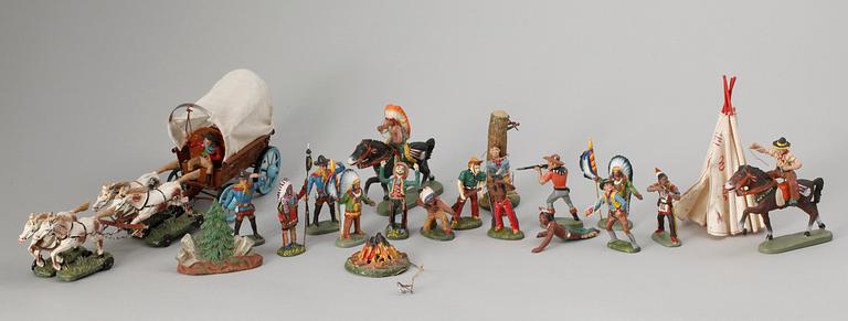 A set of 18 German Leyla and Plastinol figures, 1940s/50s.
