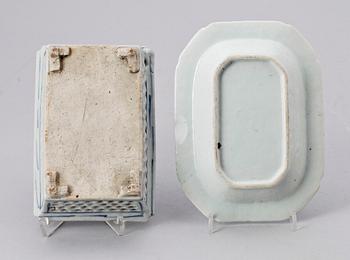 SKÅL samt TERRINFAT, porslin, Kina. 1800-tal.
