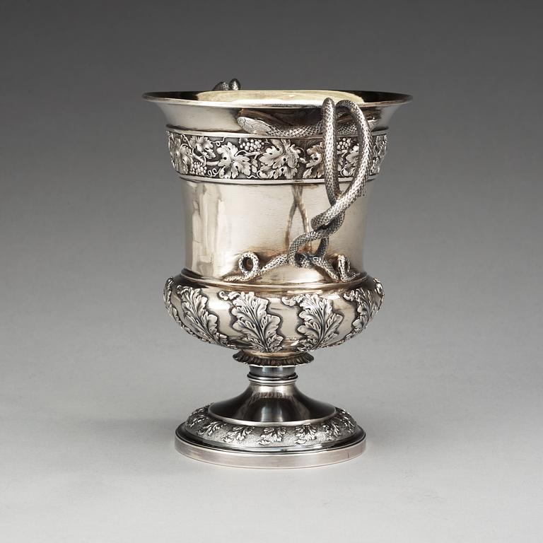 An English 19th century parcel-gilt cup, makers mark of Rebecca Emes och Edward Barnard I, London 1818.