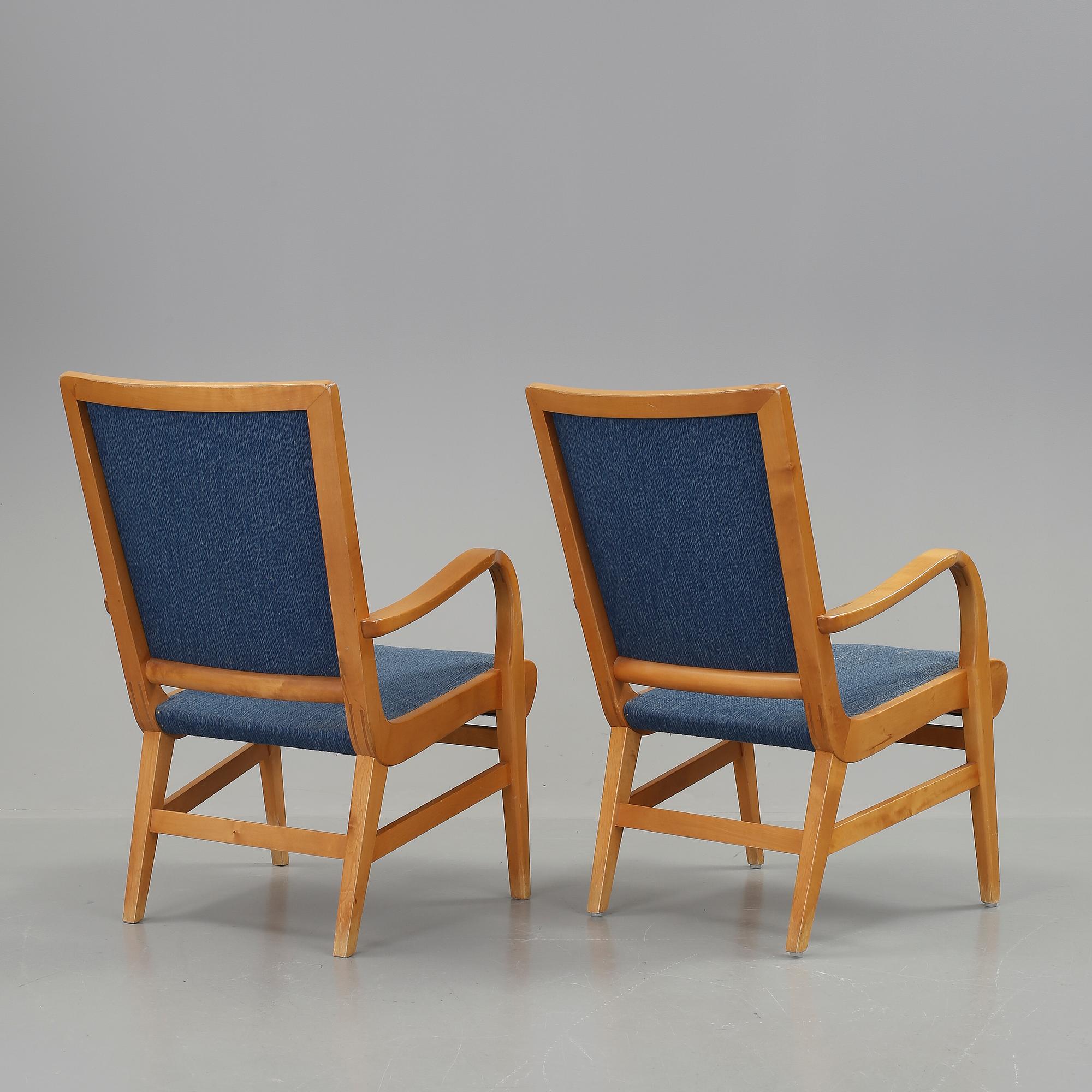 KARMSTOLAR, ett par, 1900-talets mitt.