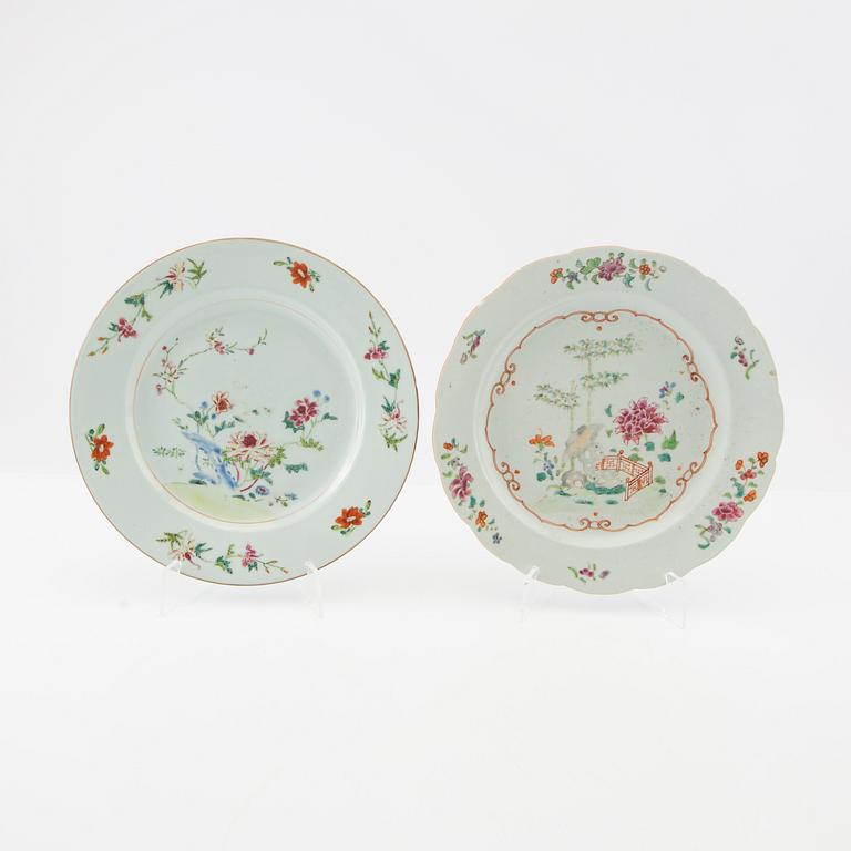 A set of two famille rose dinner plates, Qing dynasty, Qianlong (1736-95).