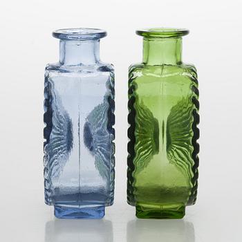 Helena Tynell, flaskor, 2 st, "Solflaskan" Riihimäen Lasi Oy. I produktion 1964-1974.
