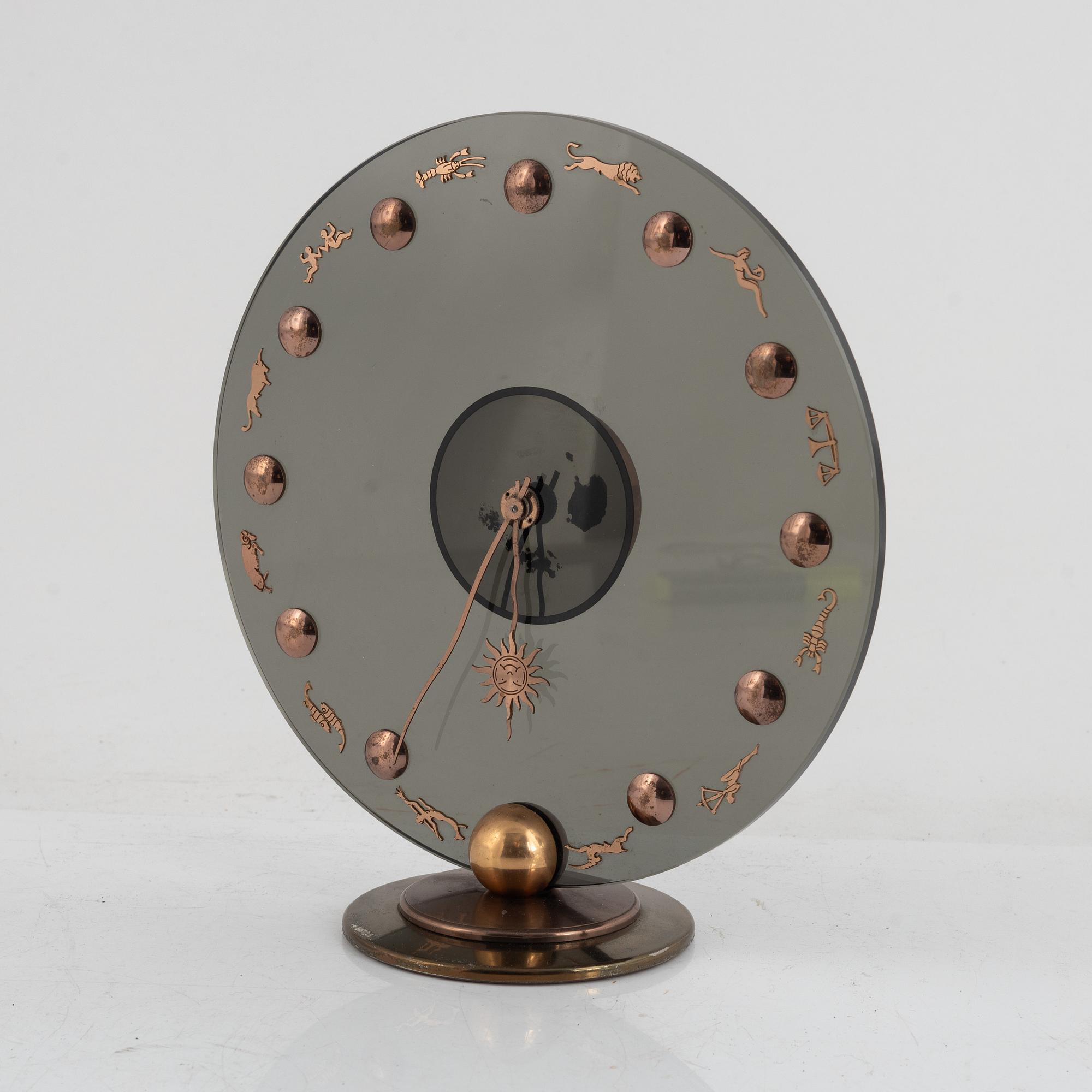 A mantel clock, second half of the 20th Century.