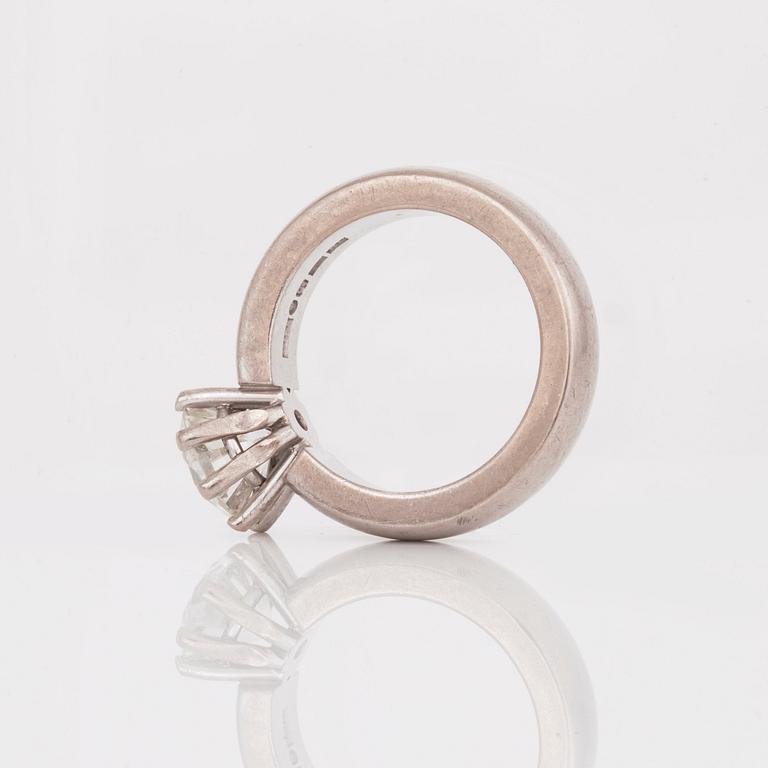 A circa 2.60 cts brilliant-cut diamond ring. Quality circa G-H/VS2-SI1.