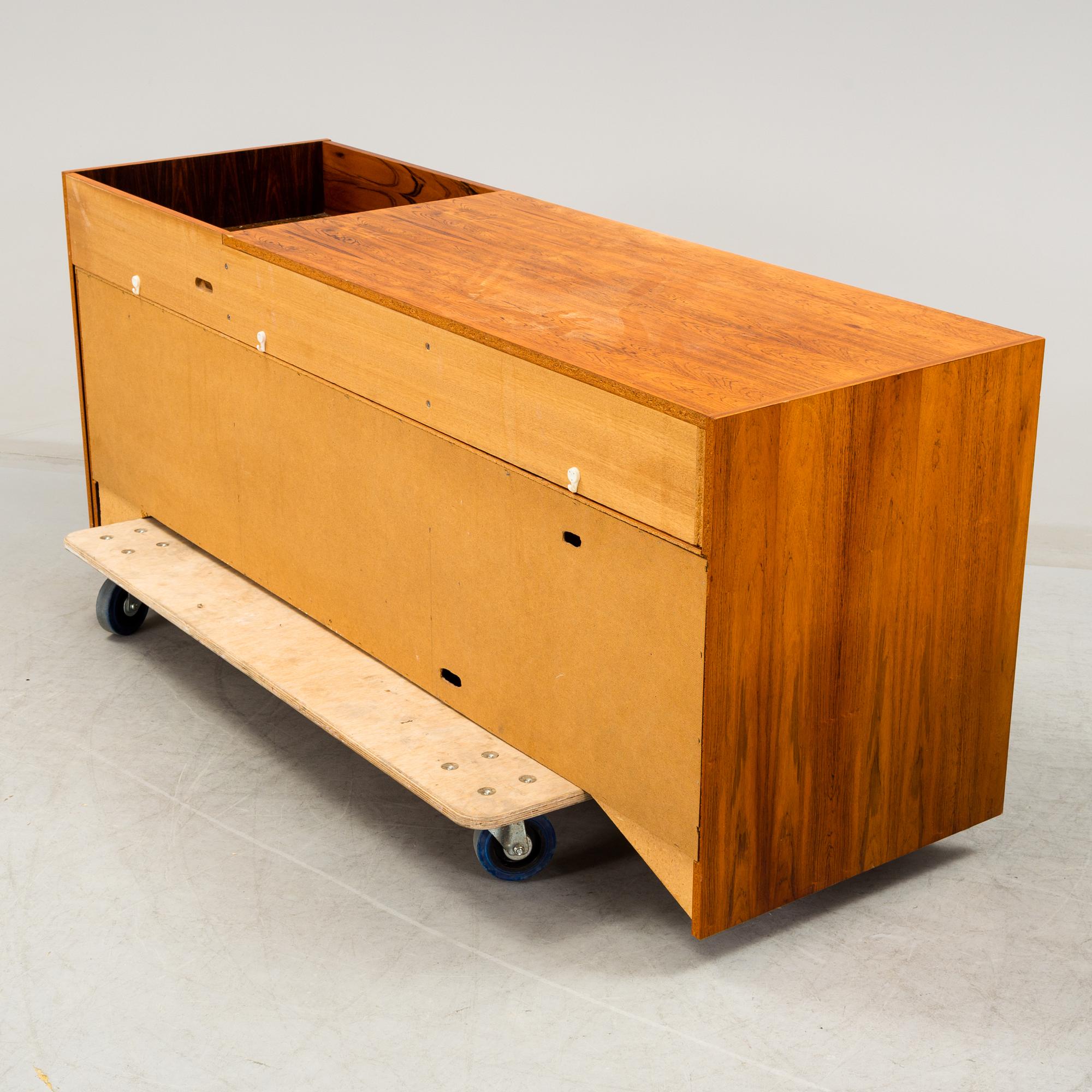 STEREOBÄNK/SIDEBOARD, 1960/70-tal.