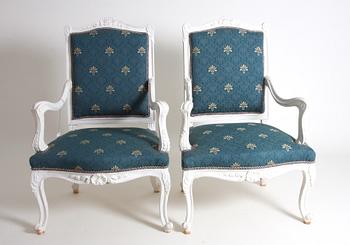 KARMSTOLAR, ett par, louis XV-stil.