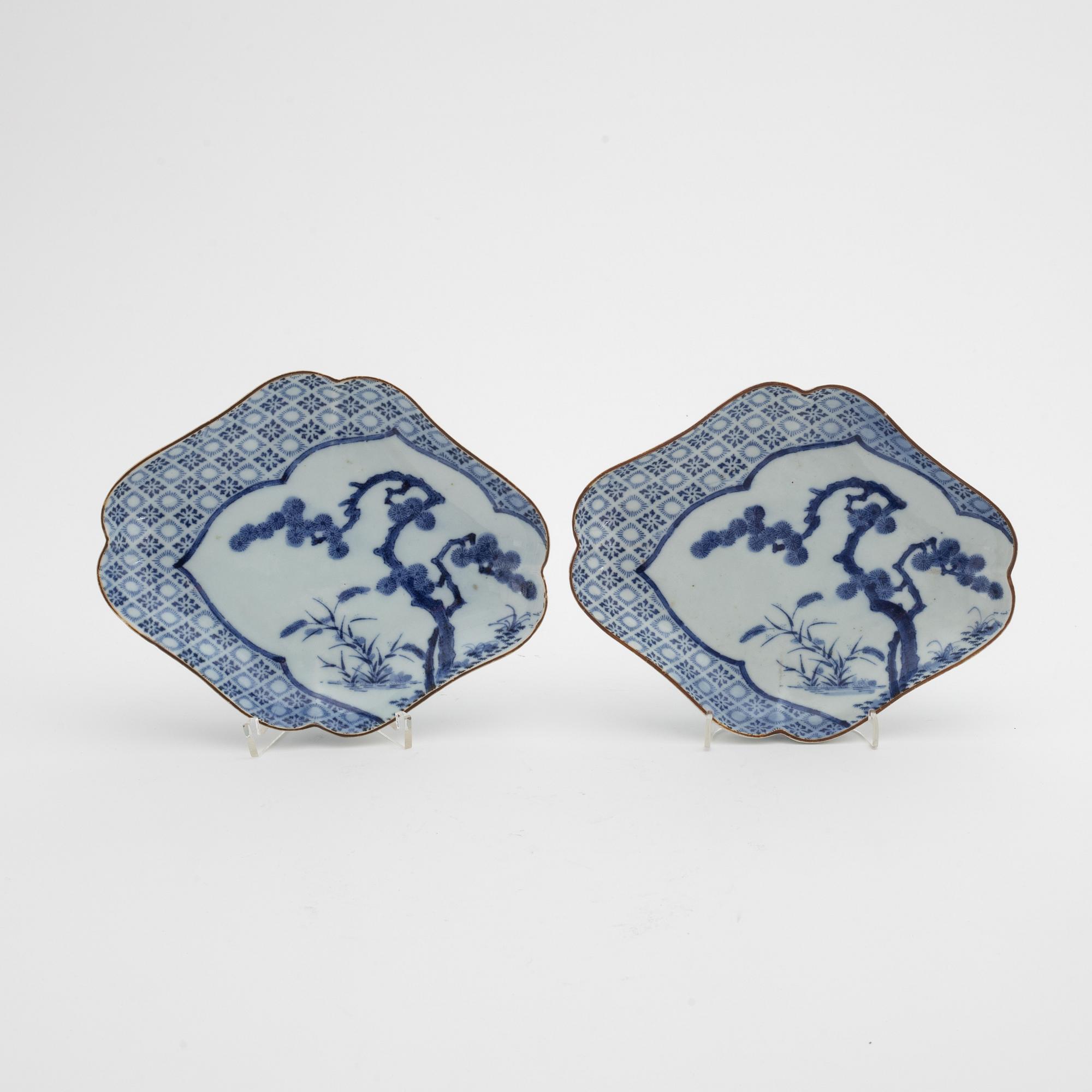 Fat, fyra stycken, Japan, troligen Edo-period, (1603-1868).