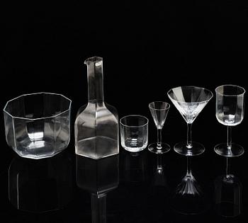 BERYL VALLIEN, a 35-piece 'Oktav' glass service, Kosta Boda.