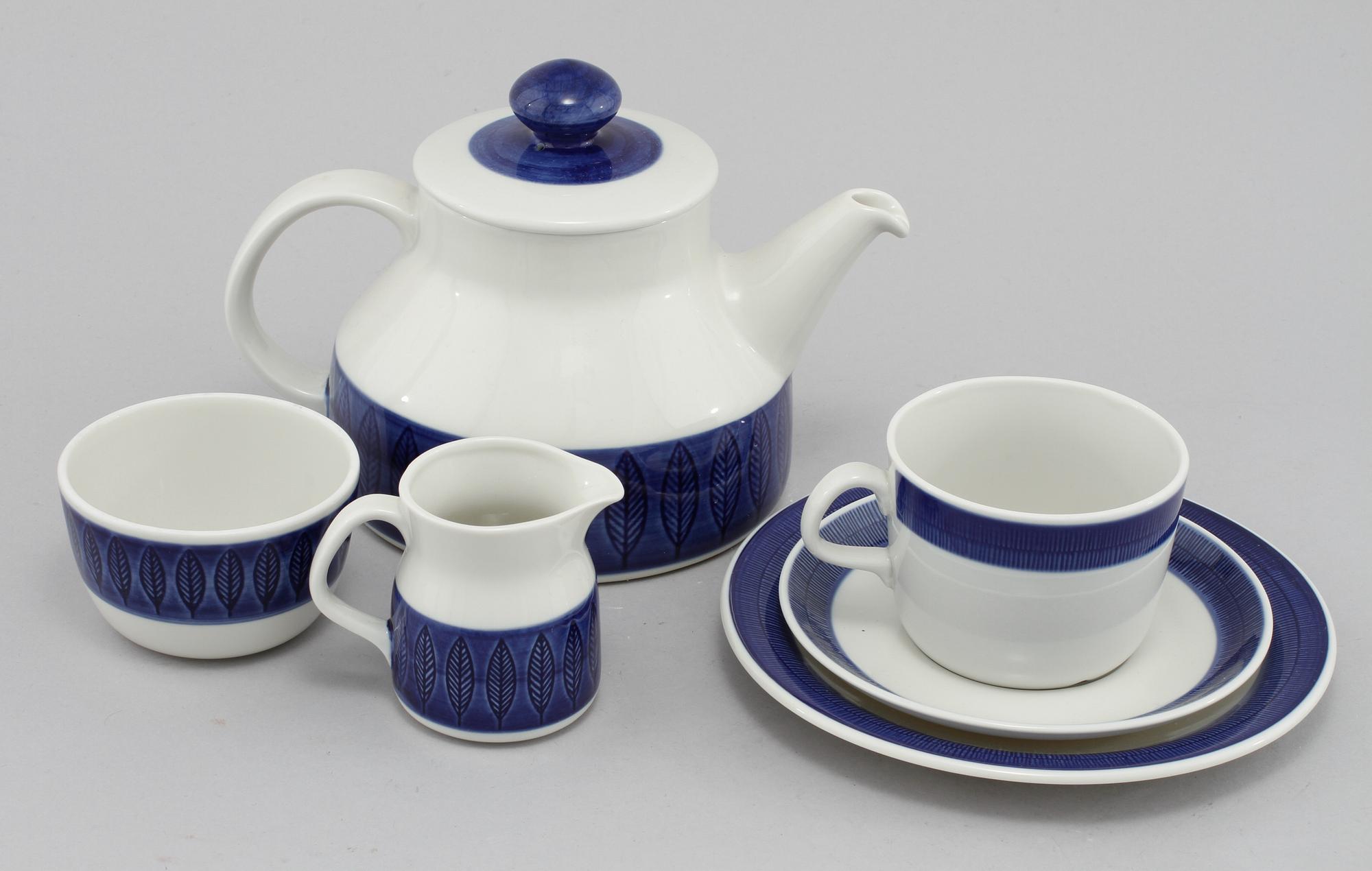 SERVISDELAR, 12 st, porslin, "Koka Blå", Hertha Bengtsson, Rörstrand, 1956-1988.