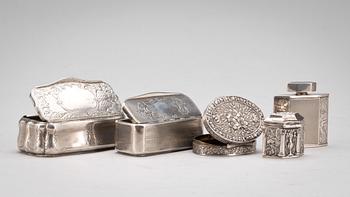 DOSOR OCH FLASKA 4+1 silver. Div. ålder och mästare. Utländska stämplar. Ca 220g.