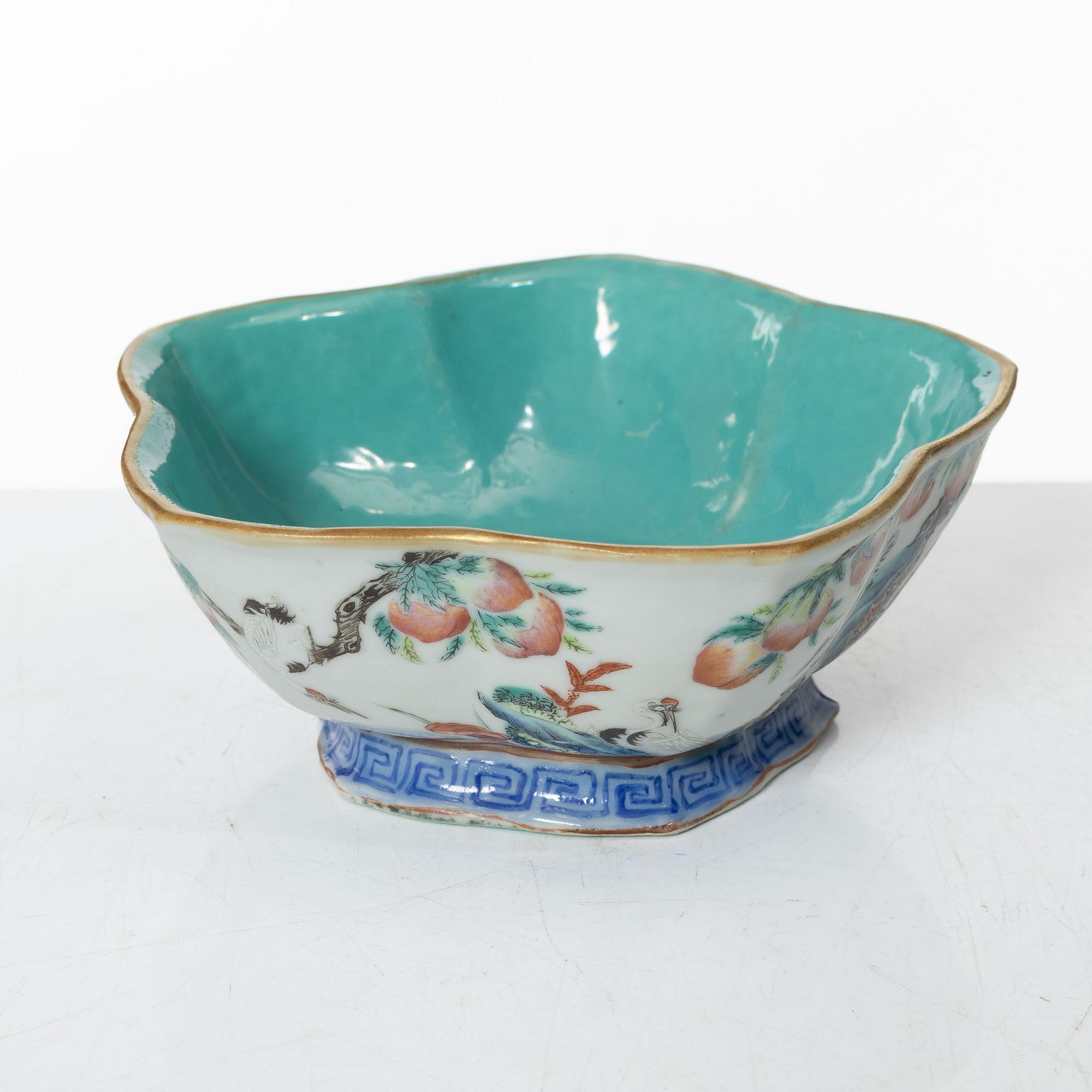 Skål  porslin, Qingdynastin, Kina, 1800-tal.