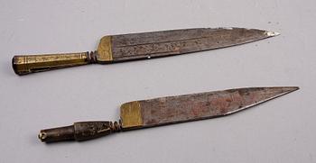 JAKTBAJONETTER, 2 st, Spanien 1700/1800-tal.