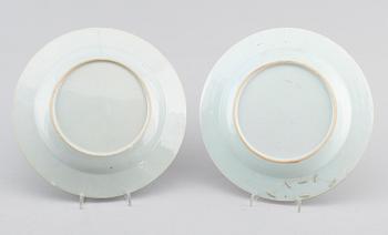 TALLRIKAR, 2 st, porslin, Kina, 1700-tal.