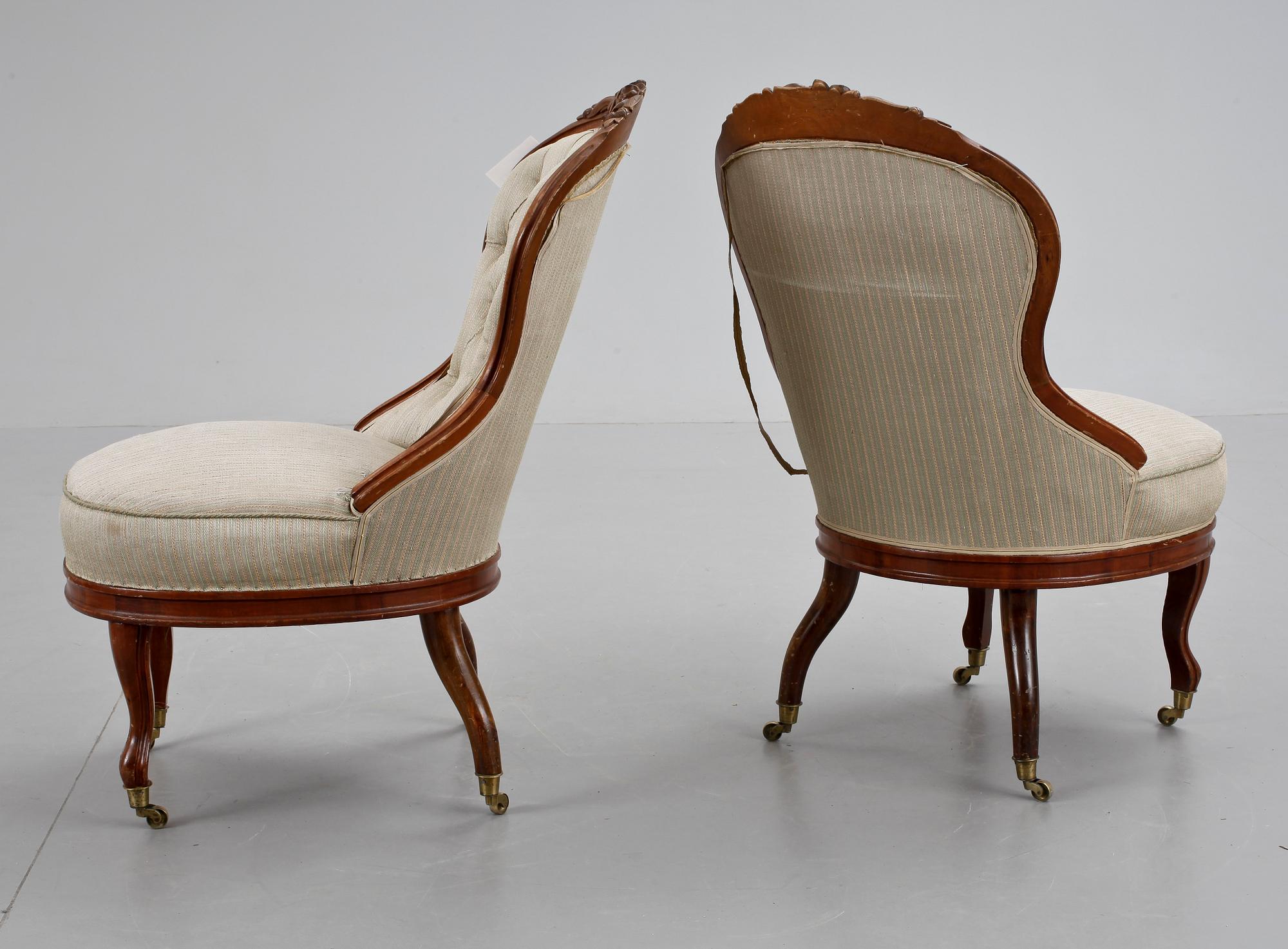 EMMAFÅTÖLJER, ett par, nyrokoko 1800-talets slut.