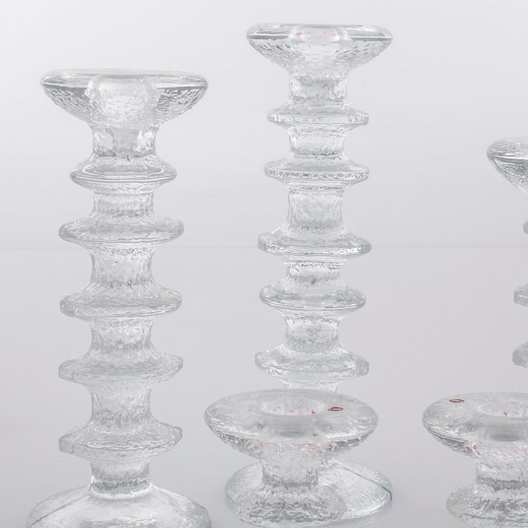 TIMO SARPANEVA, 5 st, ljusstakar, Iittala. Formgivna 1966.