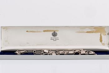 A Wiwen Nilsson necklace and bracelet, sterling silver,Lund 1967. Total weight 93 gram.