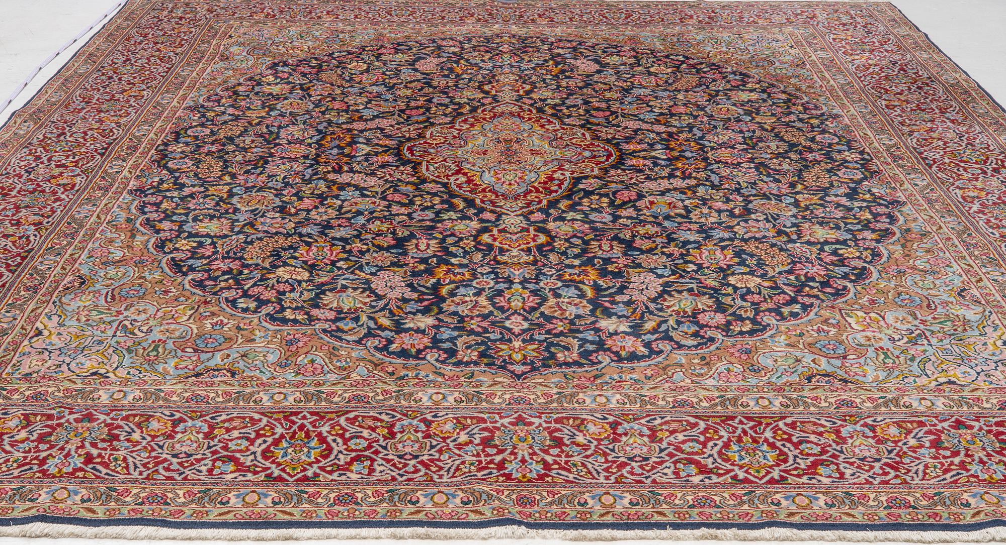 Carpet, Kirman, 410 x 300 cm.