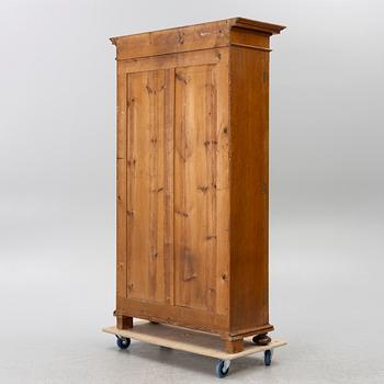 Bookcase, around the year 1900.