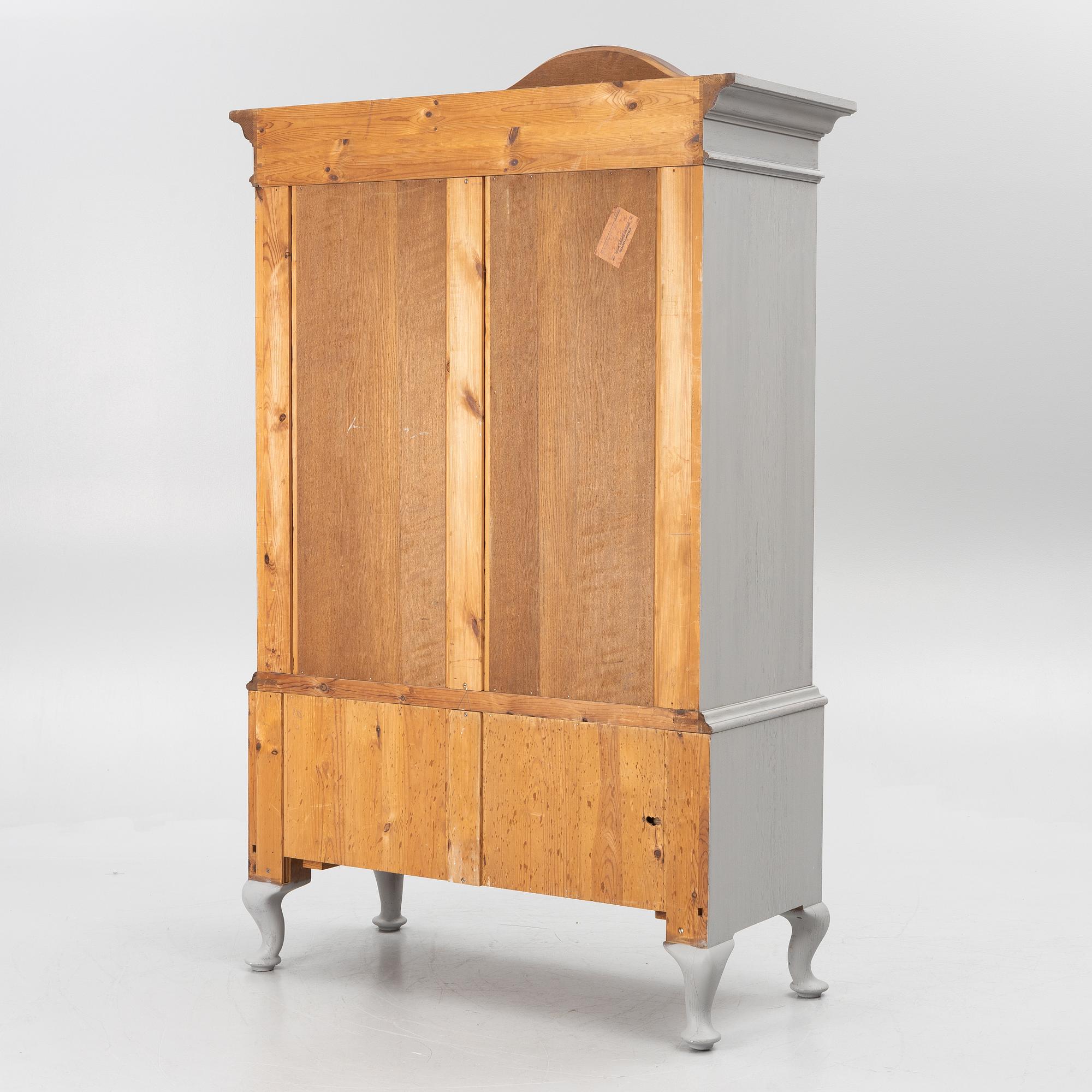 Skåp, 1900-talets första hälft.