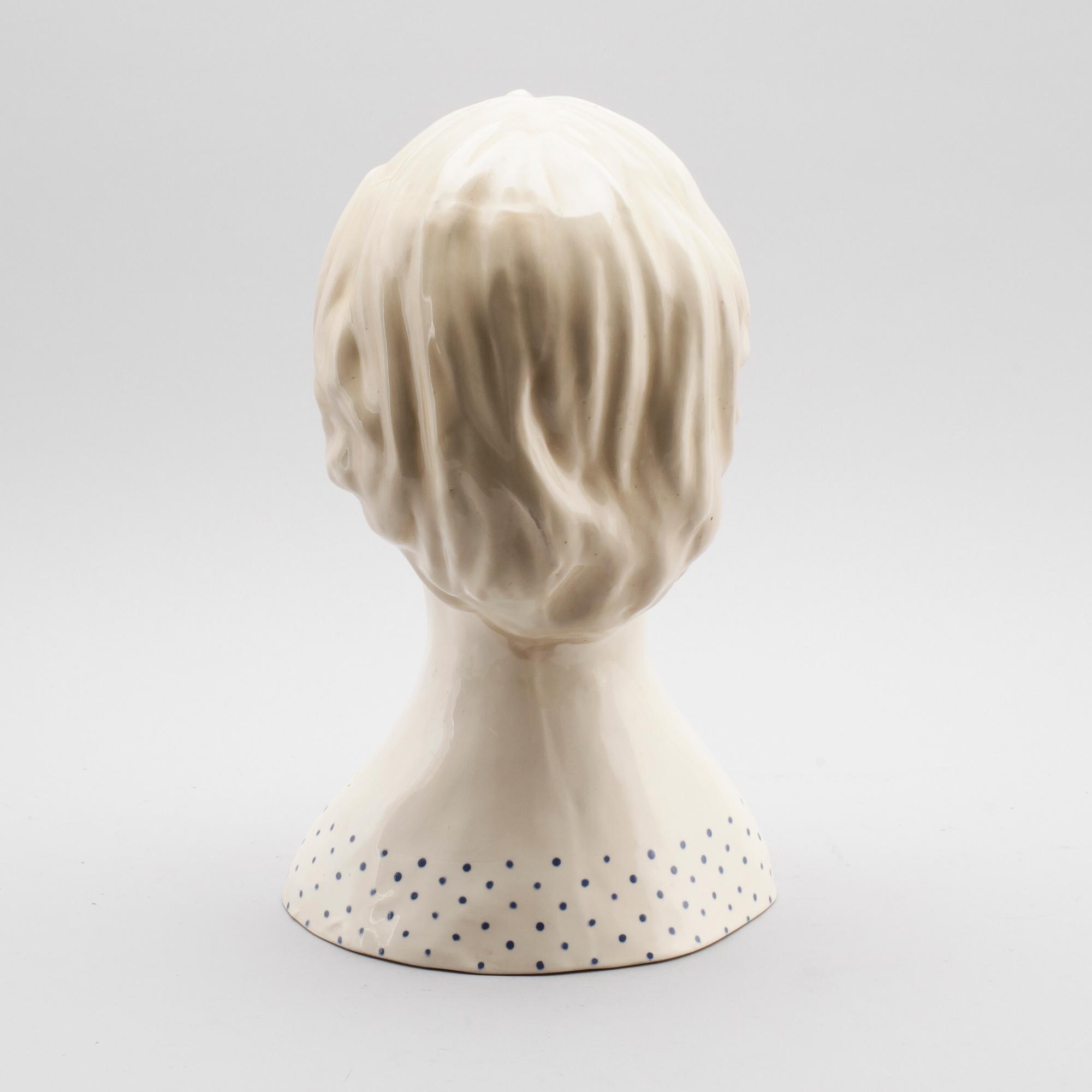 SKULPTUR, porslin, signerad Ewa Mattson, 1900-talets andra hälft.