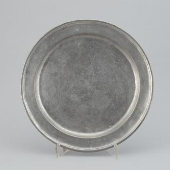 4 plates, pewter, 18th Century.