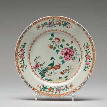 TALLRIKAR, sex stycken, samt FAT, kompaniporslin. Qingdynastin, Qianlong (1736-95).