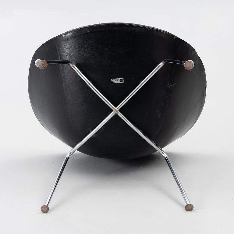 Arne Jacobsen, fåtölj, "The Pot", Fritz Hansen, Danmark, 1900-talets andra hälft.
