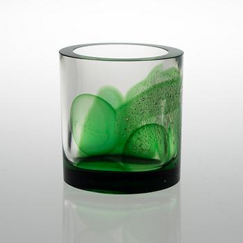 OIVA TOIKKA, A VASE. Signed Oiva Toikka Nuutajärvi Notsjö.