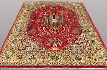 MATTO, Figural Ghom part silk, ca 330 x 210.