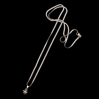 HÄNGE MED KEDJA, 18 k vitguld, briljantslipad diamant. Total vikt 11 g.