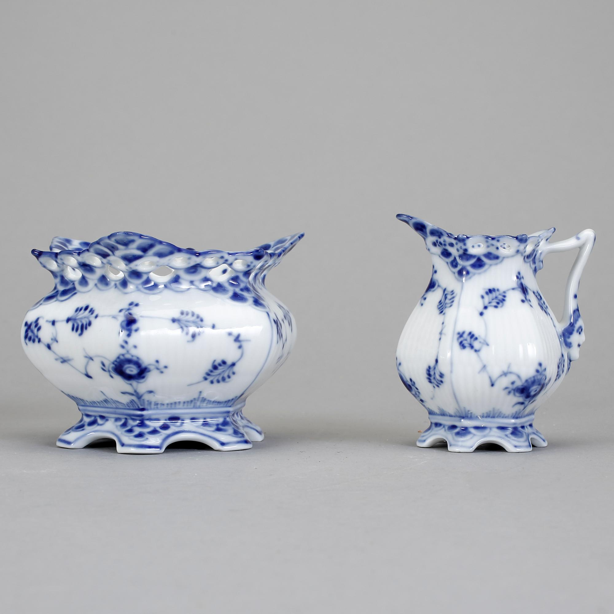 KAFFESERVIS, 24 delar, porslin, "Musselmalet", Royal Copenhagen, Danmark.
