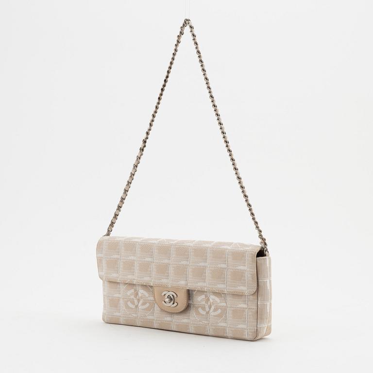 Chanel, väska, "East West flap bag". 2000-2002.