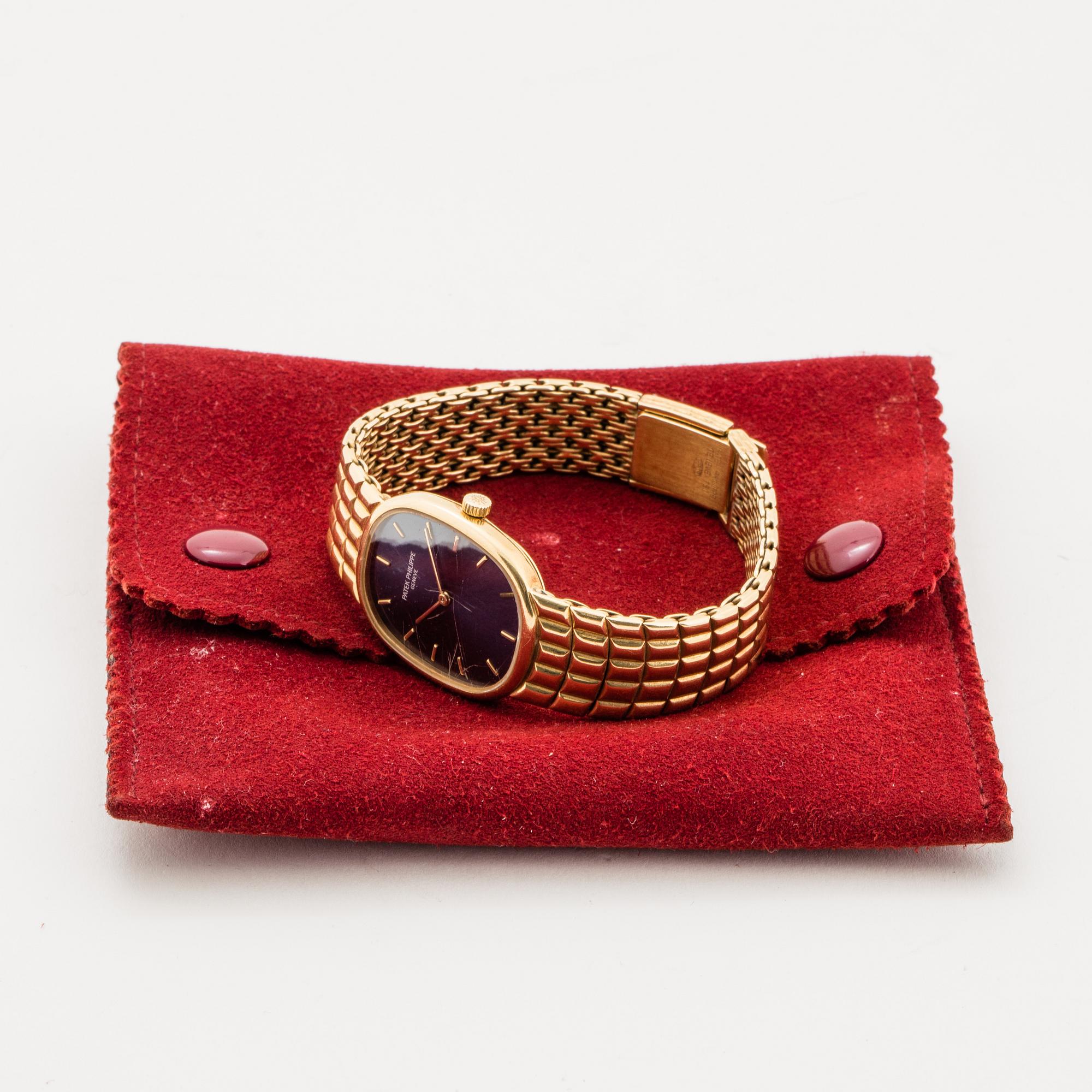 Patek Philippe, Genève, Golden Ellipse, wristwatch, 23 x 28 mm.