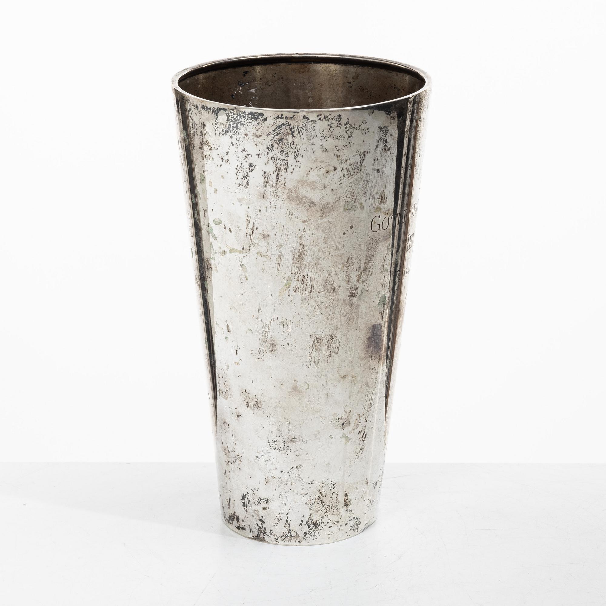 Vas/pokal, silver, C.G.Hallberg, Stockholm, 1918.