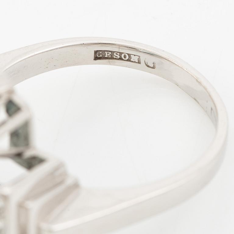 Cocktailring  18K vitguld med akvamarin och runda briljantslipade diamanter.